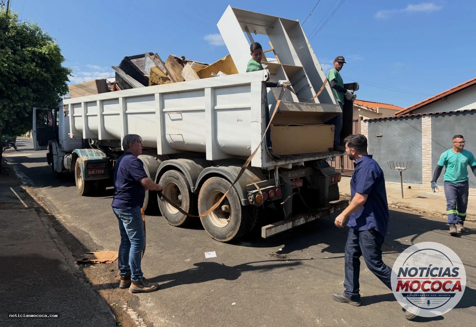 Mutirão de limpeza acontece no bairro Gildo Geraldo em Mococa