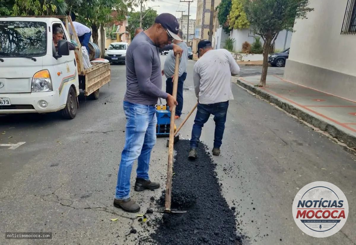 Operação tapa-buracos avança com trabalhos em ruas de Mococa